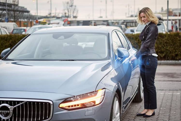 Volvo_keyless_smartphone_DM_2