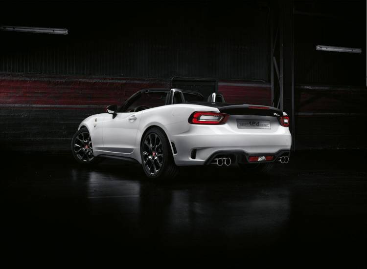 abarth-124-spider-2016-8