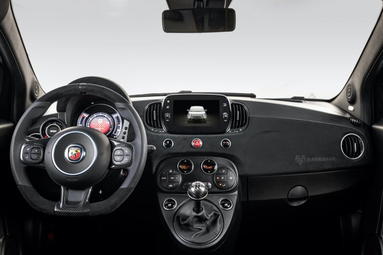 Abarth 695 Esseesse 2021 22 Interior