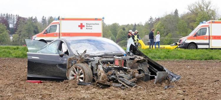accidente-mortal-tesla-model-s-autopilot-veredictoaccidente-mortal-tesla-model-s-autopilot-veredicto-1 accidente-mortal-tesla-model-s-autopilot-veredictoaccidente-mortal-tesla-model-s-autopilot-veredicto-1