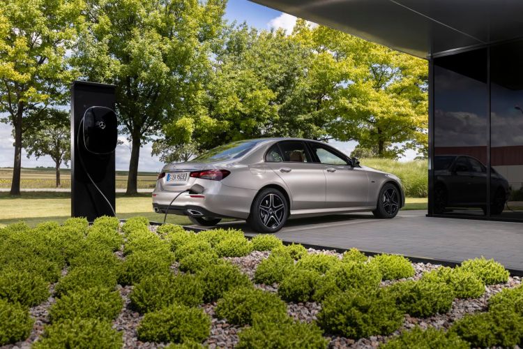 Mercedes Benz E 300 E 4matic Mercedes Benz E 300 E 4matic Mercedes Benz E 300 E 4matic Mercedes Benz E 300 E 4matic