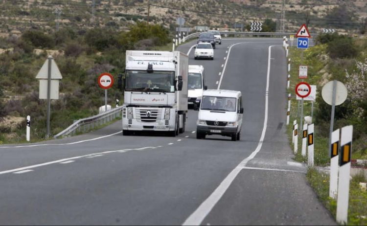Adelantamiento Carretera Dgt 0121 01 Adelantamiento Carretera Dgt 0121 01