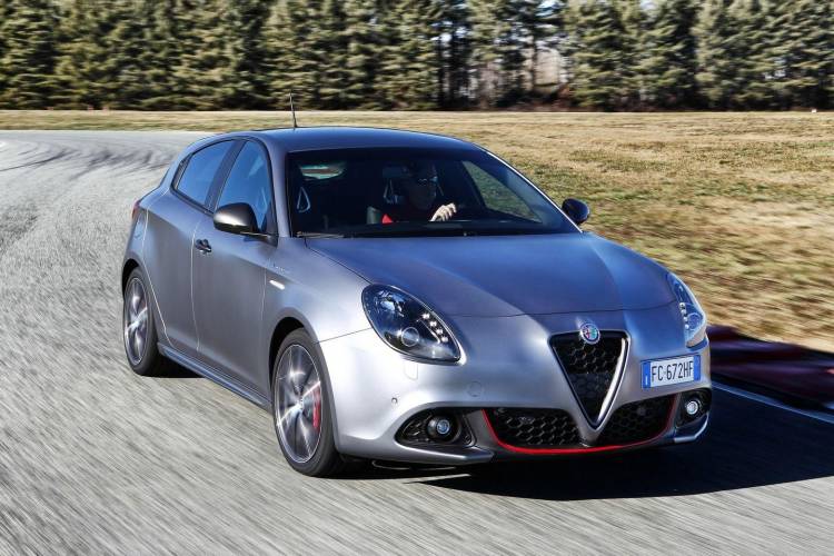 alfa-romeo-giulietta-2016-11 alfa-romeo-giulietta-2016-11