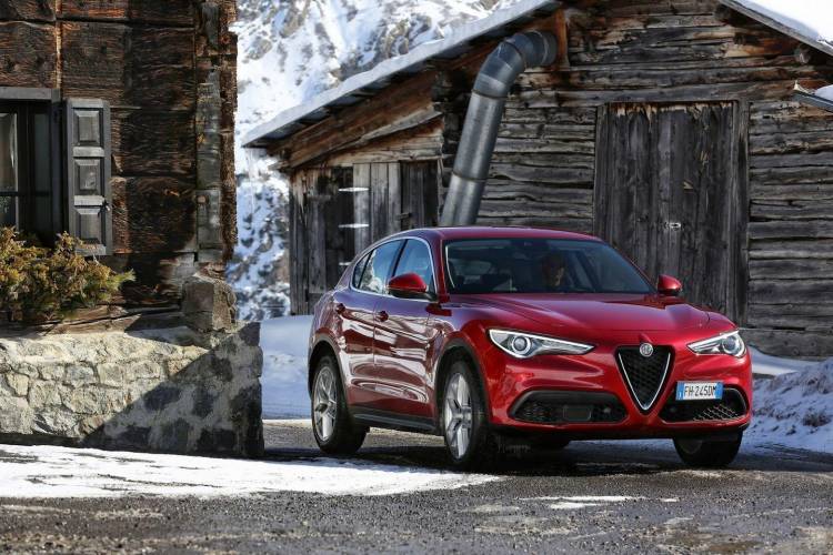 alfa-romeo-stelvio-galeria-fotos-38 alfa-romeo-stelvio-galeria-fotos-38