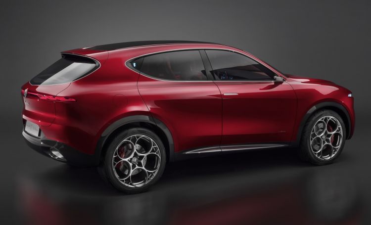 El Alfa Romeo Tonale se muestra en movimiento en un video compartido por el jefe de la marca