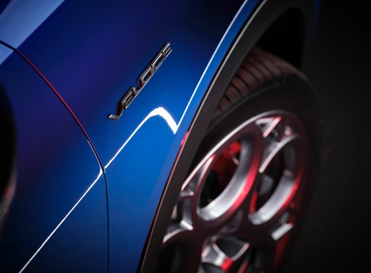 Alfa Romeo Tonale 2022 Veloce Azul Emblema Alfa Romeo Tonale 2022 Veloce Azul Emblema