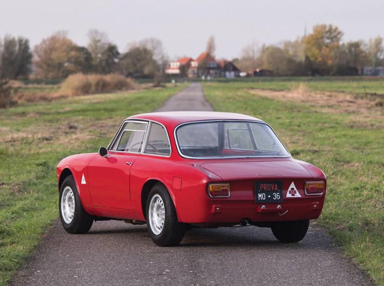 Este Alfa Romeo Giulia Sprint Gta Busca Due 241 O 191 Alg 250 N