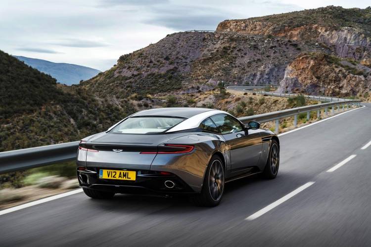aston-martin-db11-2016-09 aston-martin-db11-2016-09