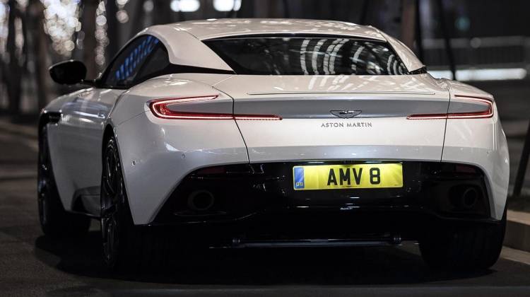 aston-martin-db11-v8-0617-022_750x.jpg