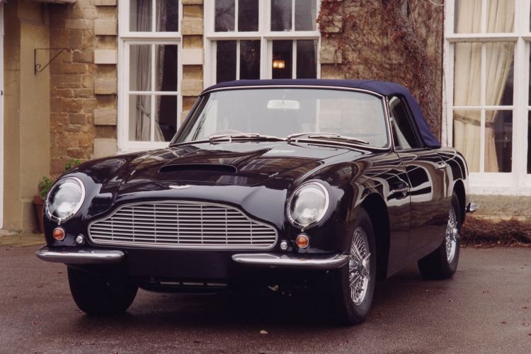 aston-martin-db6-volante-noresizing-01-62f103675a861_750x.jpg