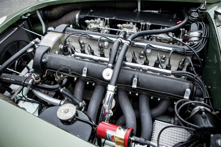 aston-martin-dp215-17_750x.jpg