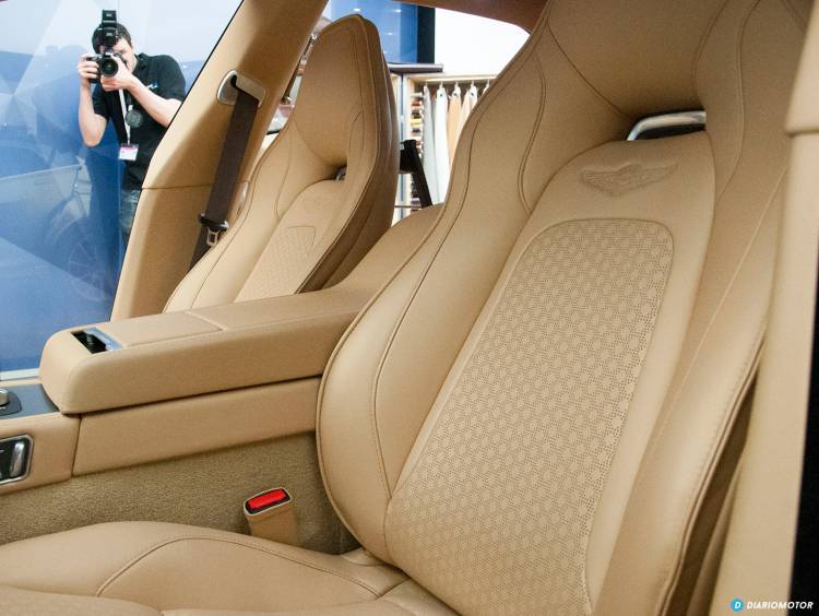 aston-martin-lagonda-taraf-ginebra-2015-mdm-03-1440px
