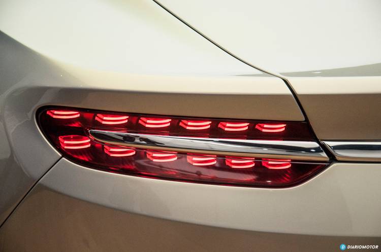 aston-martin-lagonda-taraf-ginebra-2015-mdm-17-1440px