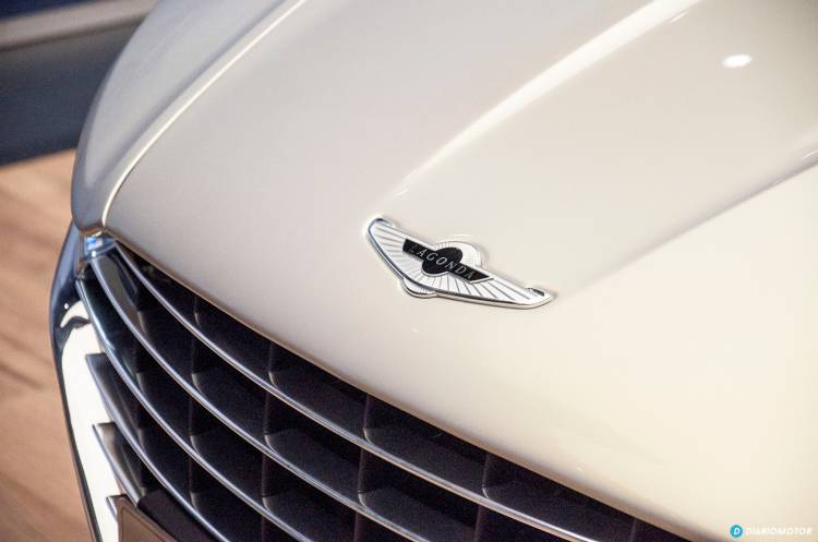 aston-martin-lagonda-taraf-ginebra-2015-mdm-24-1440px