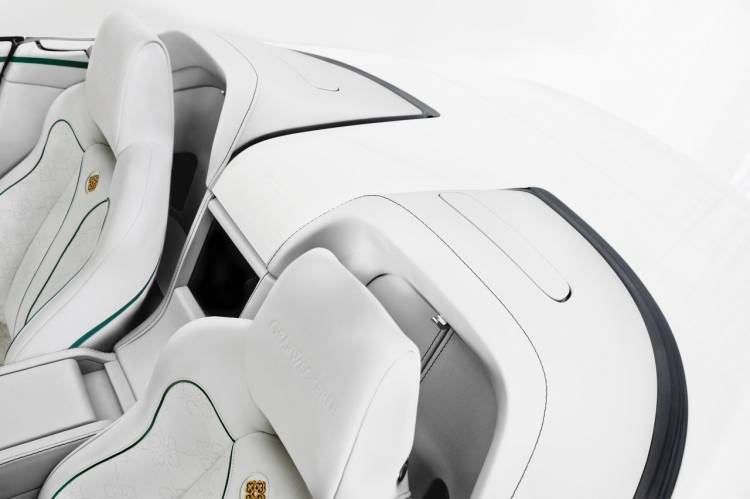 Aston Martin V8 Vantage Volante Blanc de Blancs Aston Martin V8 Vantage Volante Blanc de Blancs