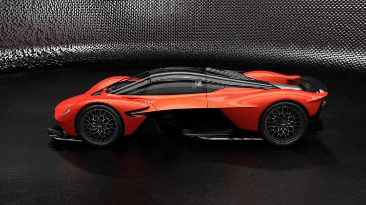 aston-martin-valkyrie-0319-003_750x.jpg