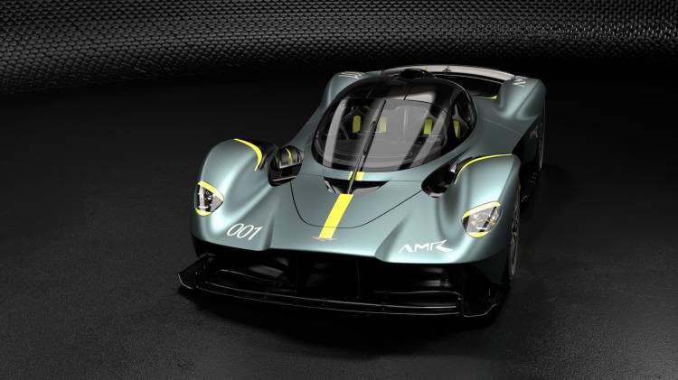 aston-martin-valkyrie-with-amr-track-performance-pack-stirling-green-and-lime-livery-1_750x.jpg