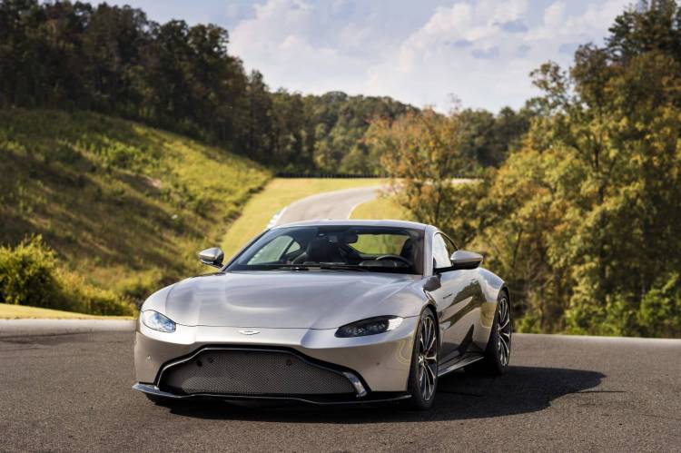 aston-martin-vantage-2018-41_750x.jpg