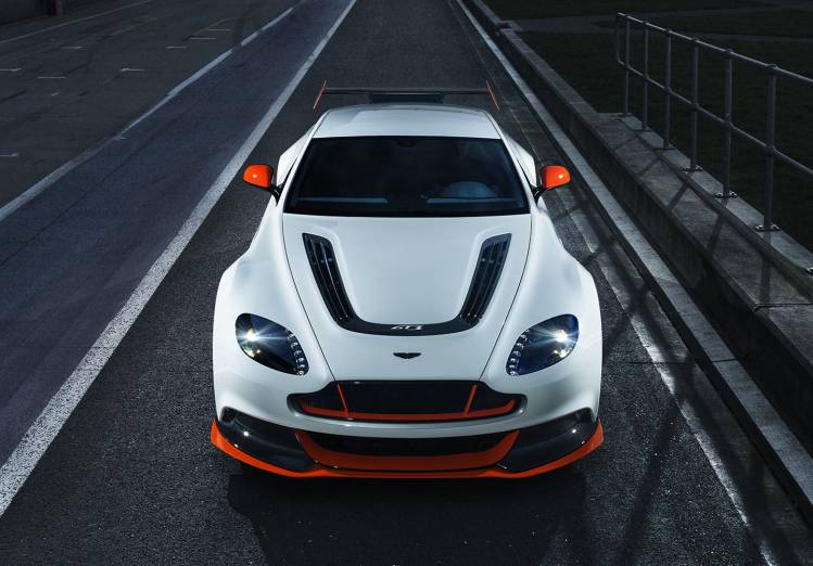 aston-martin-vantage-gt12-vs-porsche-911-gt3-2-1440px
