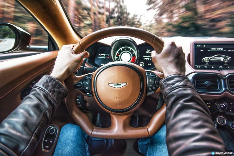 Aston Martin Vantage V8 2019 Prueba 011