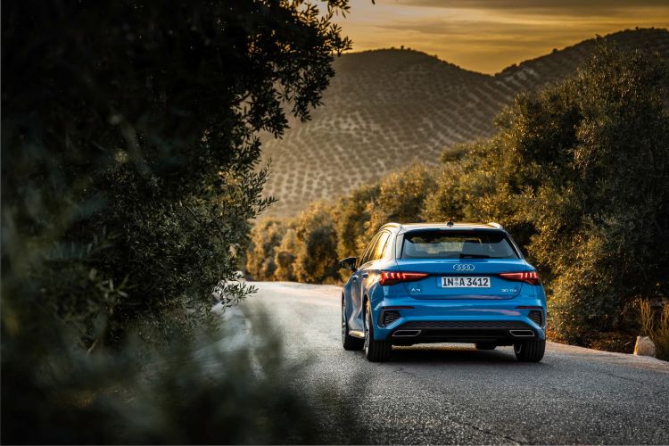 Audi A3 Sportback 2020 Azul Turbo Exterior 60