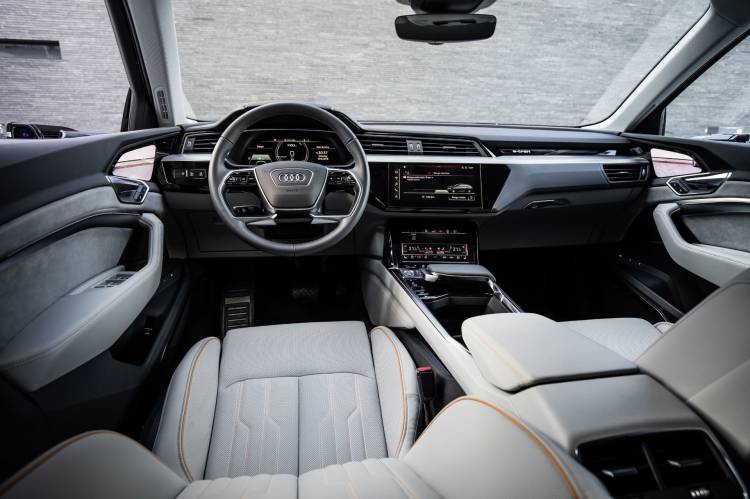 audi-e-tron-interior-164_750x.jpg