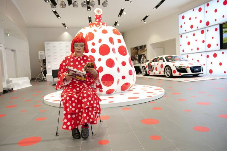 Exposición de Yayoi Kusama en el Audi Forum de Tokio Exposición de Yayoi Kusama en el Audi Forum de Tokio
