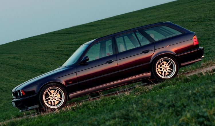 El rey de las rancheras: BMW fabricó un M5 E34 Touring con el motor V12 ...