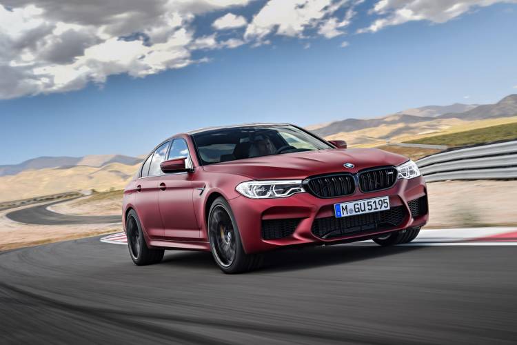  El nuevo BMW M5 tiene   CV y tracción total y te costará cerca de  .  euros