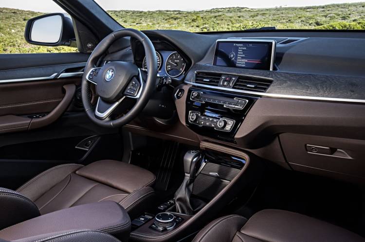 bmw-x1-2016-interior-19
