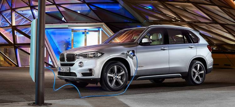 bmw-x5-xdrive-40e-2015-12-1440px_1440x655c