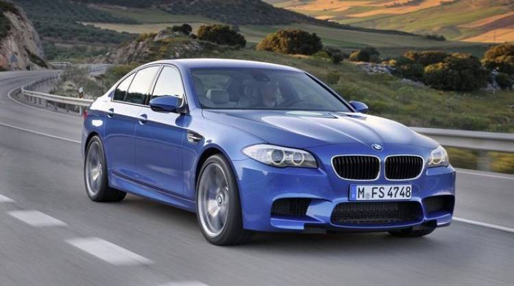 BMW M5 2011
