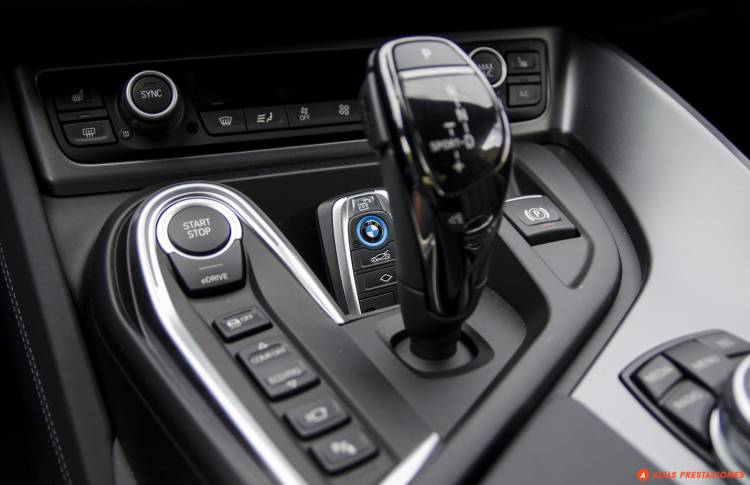 bmwi8_porsche911gts_mapdm_20