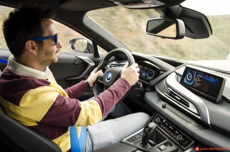 bmwi8_porsche911gts_mapdm_32