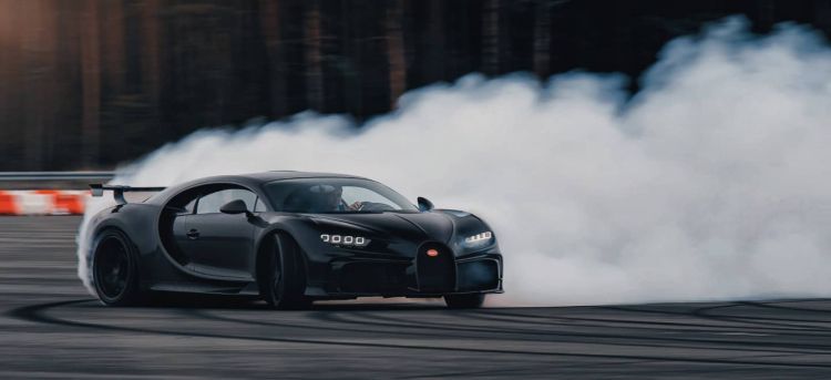 Bugatti Chiron Pur Sport Video Derrape Drift  00