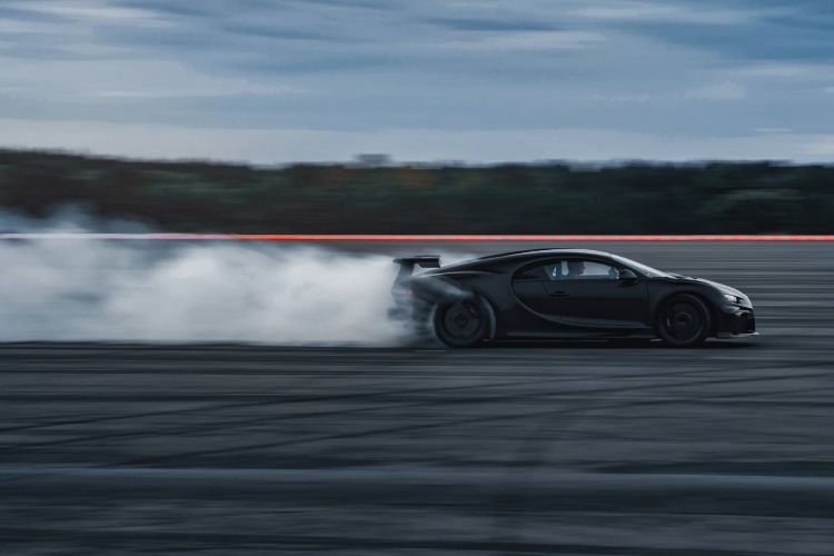 Bugatti Chiron Pur Sport Video Derape Drift 05