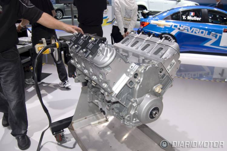 chevrolet-z06-engine-frankfurt-18 chevrolet-z06-engine-frankfurt-18