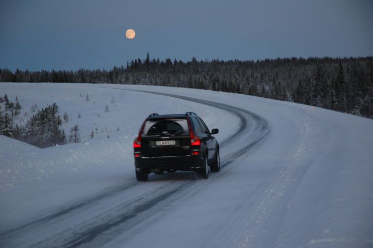 Consejos Conducir Nieve Hielo Frio Invierno Volvo Xc90 Roderas