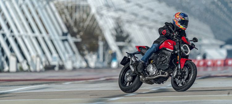 Consejos Moto Seguridad Ducati Monster Consejos Moto Seguridad Ducati Monster