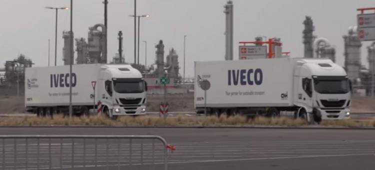convoy-camiones-autonomos-iveco-01