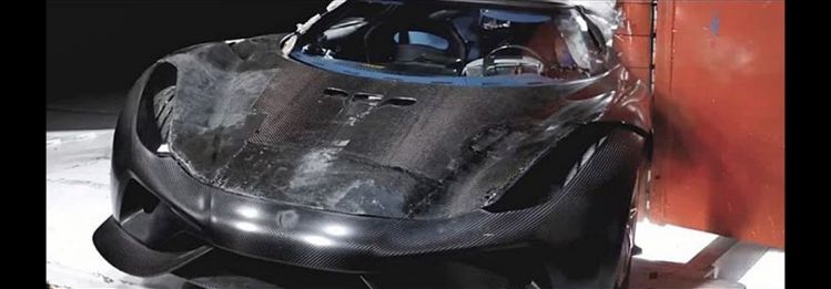 crash-test-koenigsegg-regera-1217-01 crash-test-koenigsegg-regera-1217-01