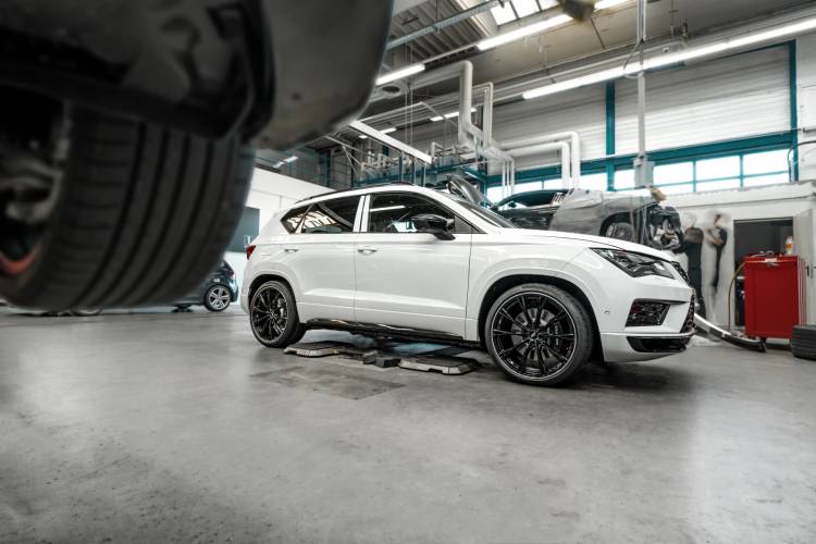 Cupra Ateca Abt Teaser Diagonal Front Cupra Ateca Abt Teaser Diagonal Front