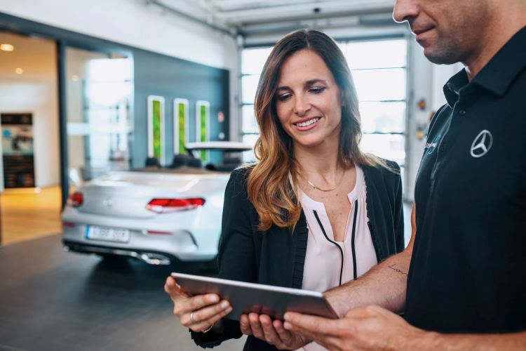 Zukunft Des Vertriebs: "best Customer Experience 4.0" Future Of Sales: "best Customer Experience 4.0"