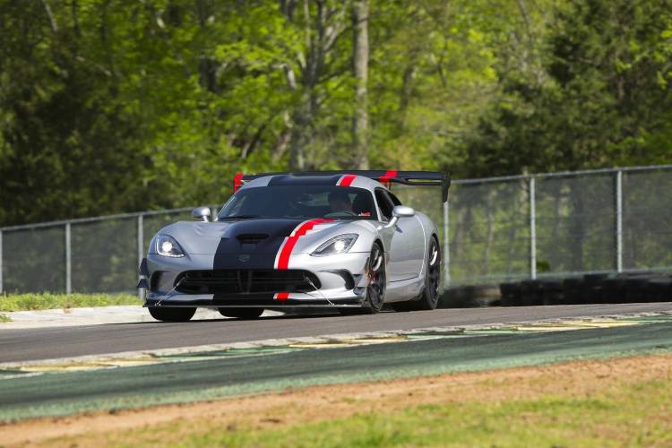 dodge-viper-acr-2016-02 dodge-viper-acr-2016-02