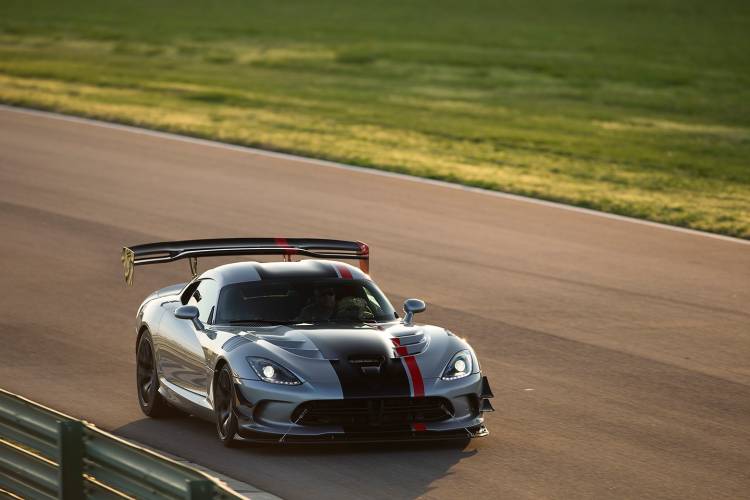 dodge-viper-acr-2016-08-1440px