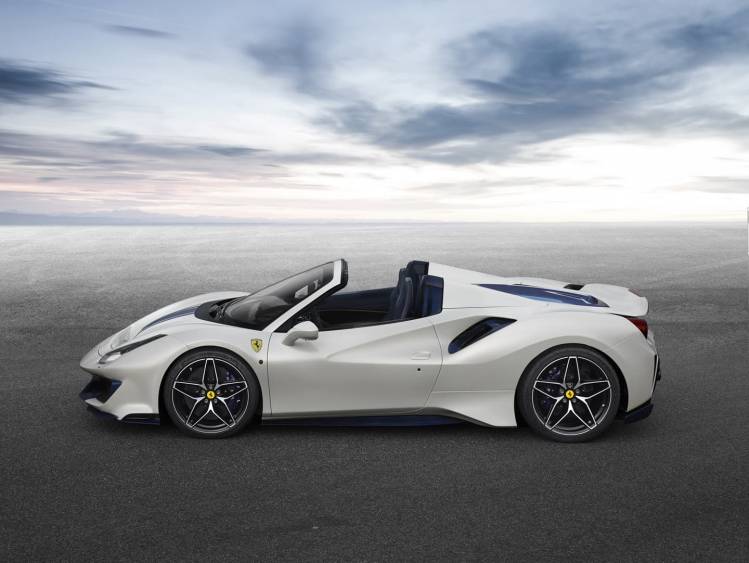 ferrari-488-pista-spider-0818-003_750x.jpg