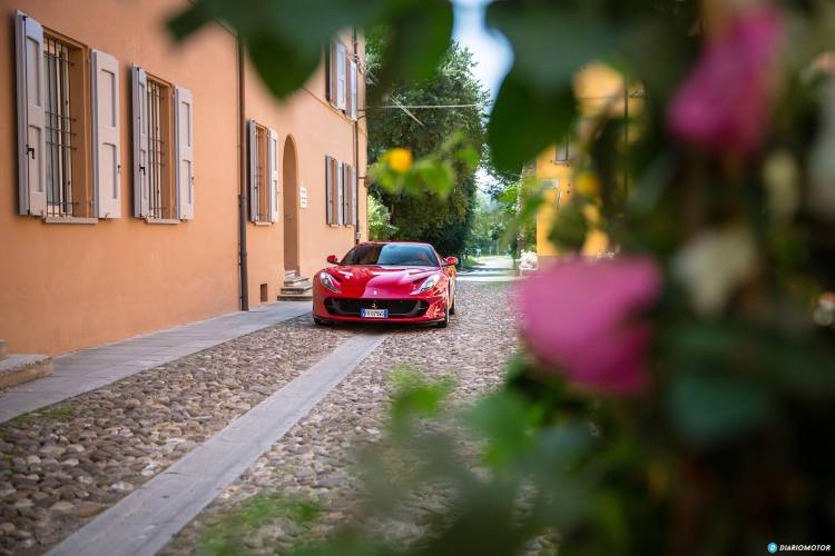 ferrari-812-superfast-exterior-mdm-00029_750x.jpg