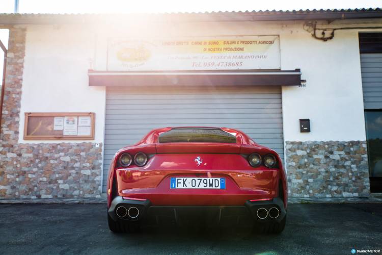 ferrari-812-superfast-exterior-mdm-00047_750x.jpg