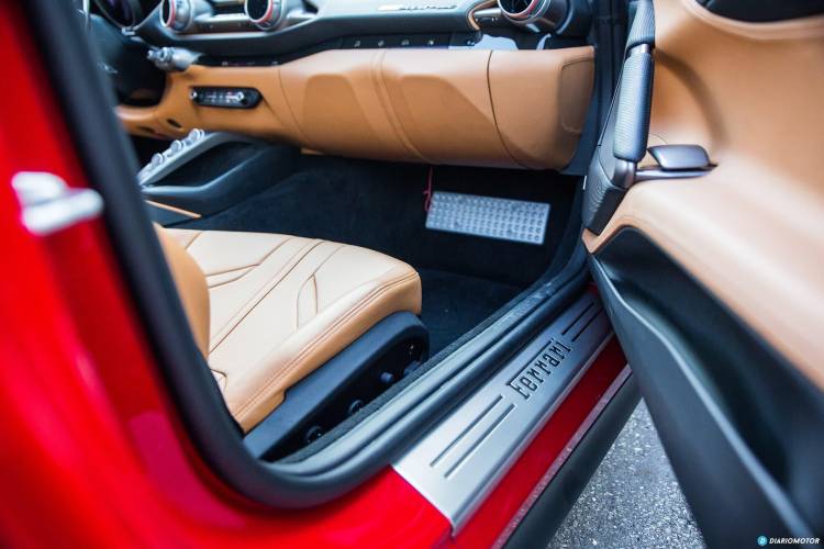 Ferrari 812 Superfast Interior  00003