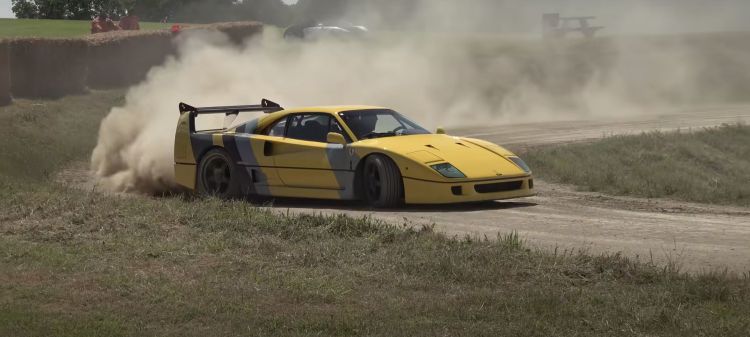 Ferrari F40 Derrapes